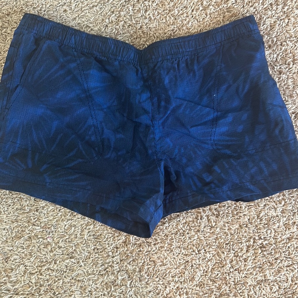 NWT Columbia shorts, size large